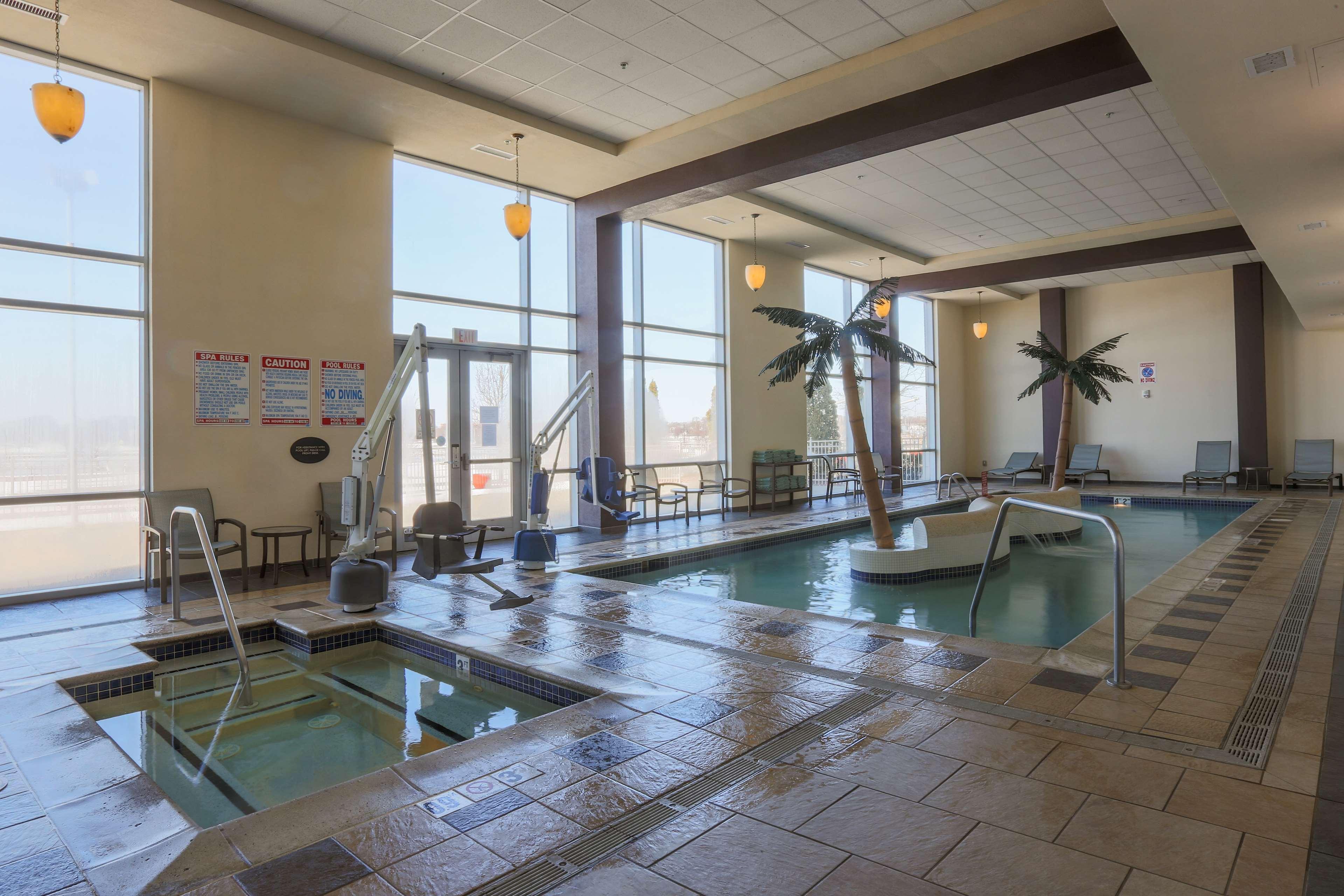 Doubletree By Hilton Bay City - Riverfront Kültér fotó
