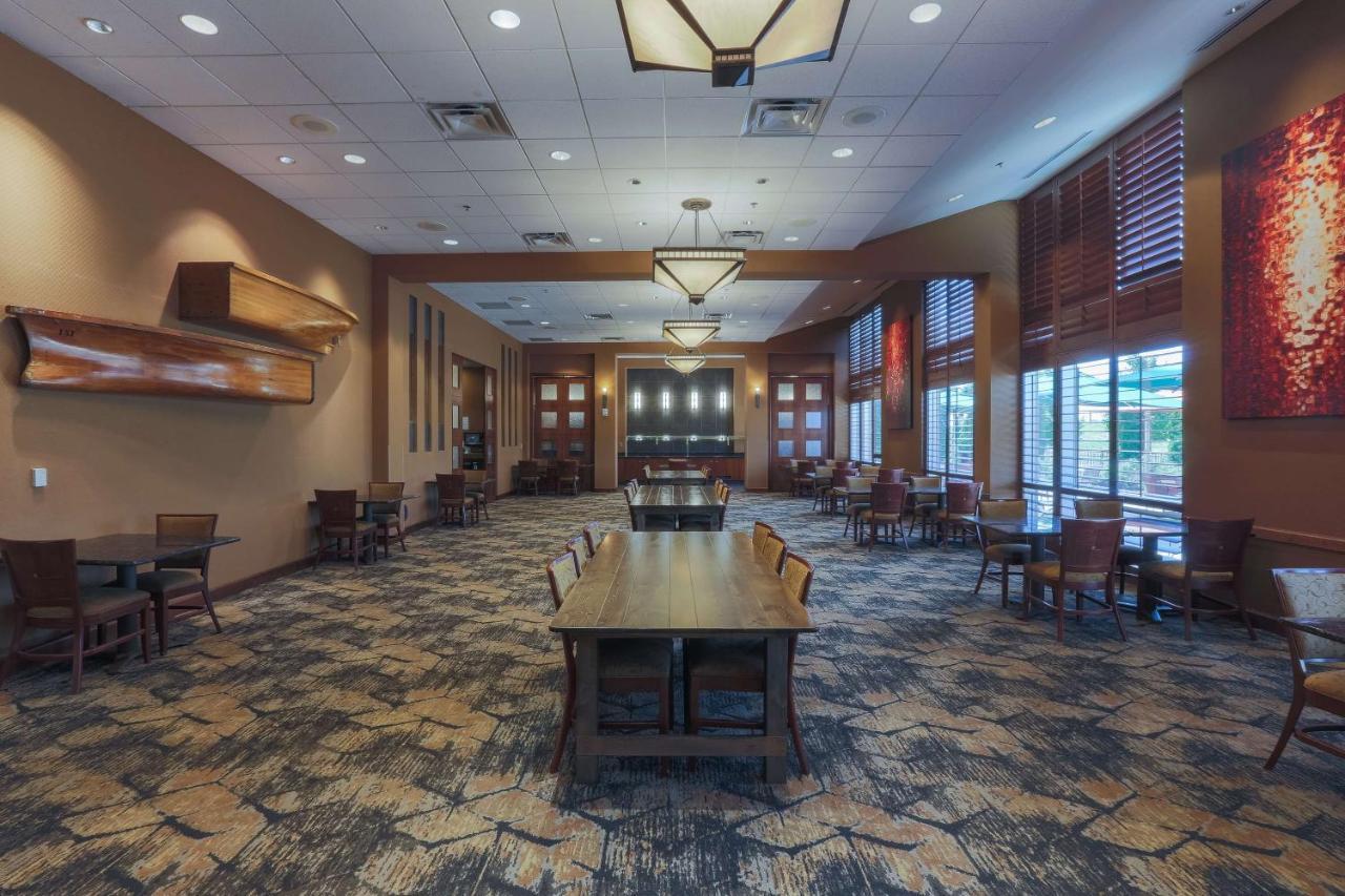 Doubletree By Hilton Bay City - Riverfront Kültér fotó