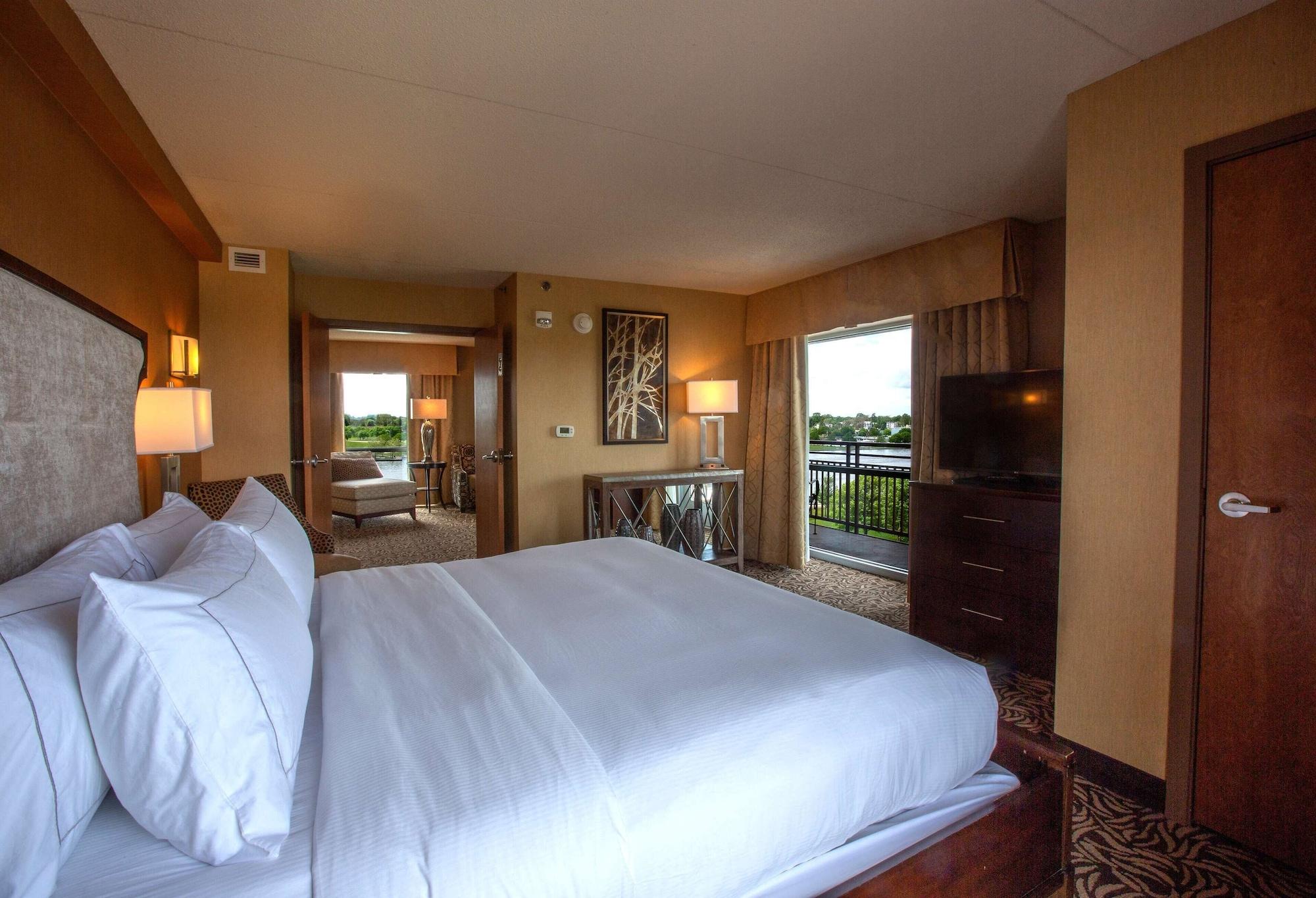 Doubletree By Hilton Bay City - Riverfront Kültér fotó