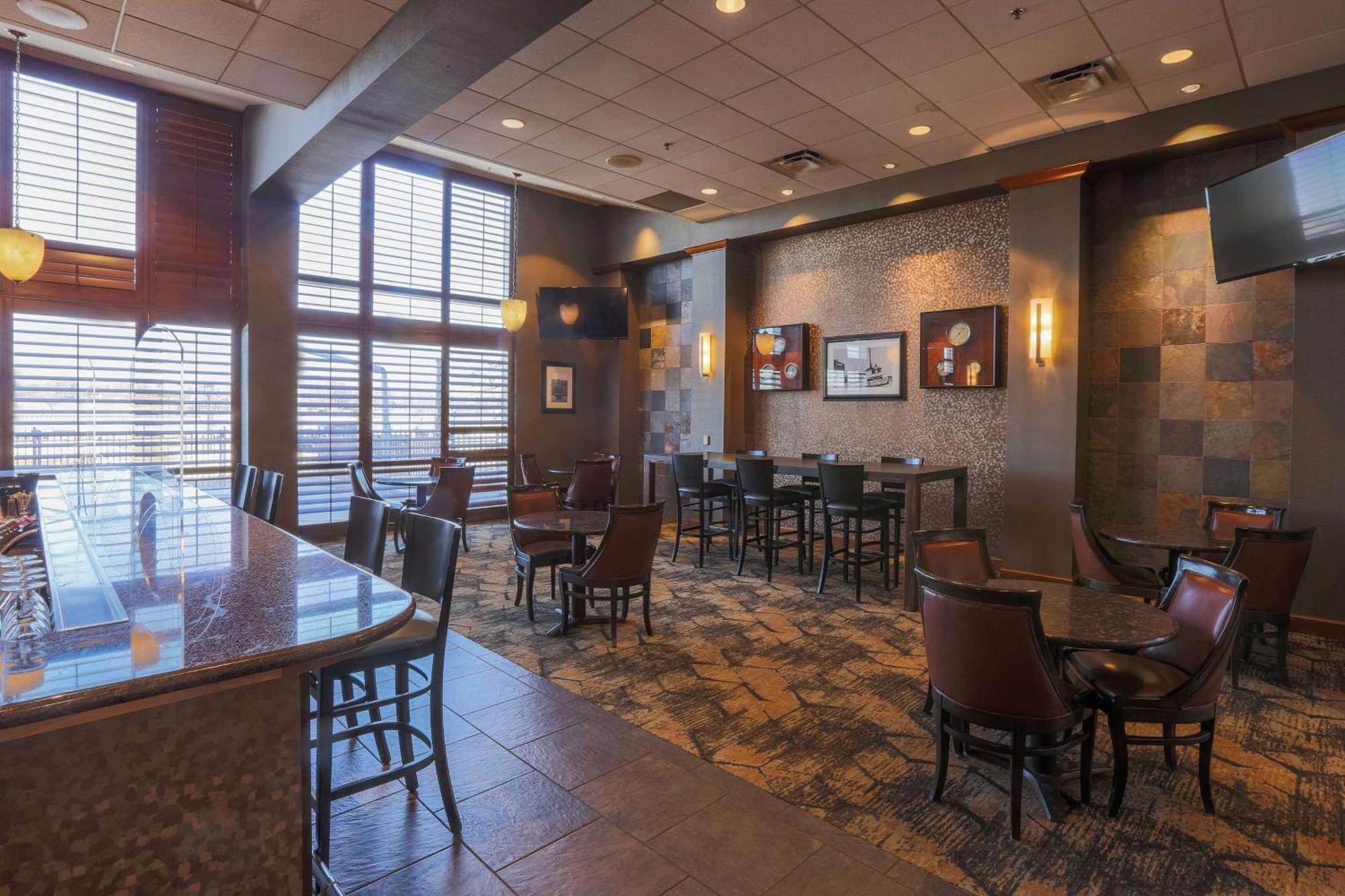 Doubletree By Hilton Bay City - Riverfront Kültér fotó